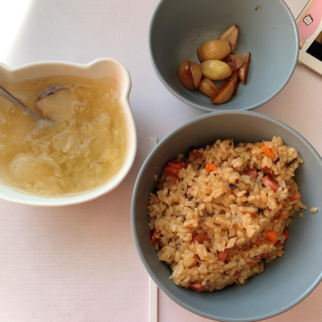 【香菇腊肠焖饭】