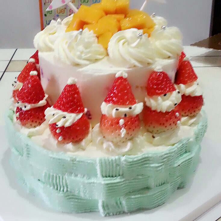 胡妈手工烘培做的水果奶油生日蛋糕