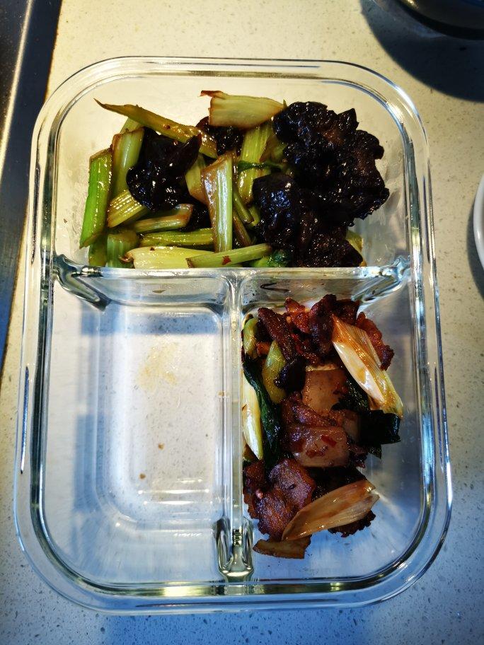西芹木耳，小清新排毒组合