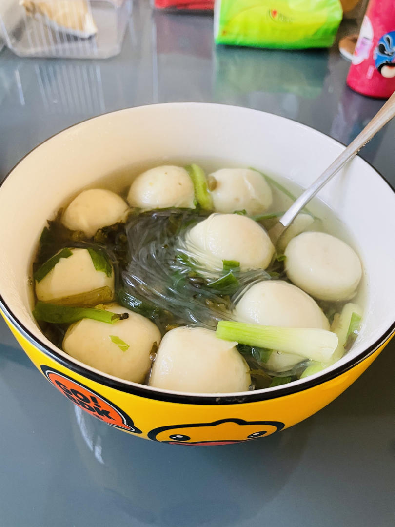 雪菜笋片鱼丸汤