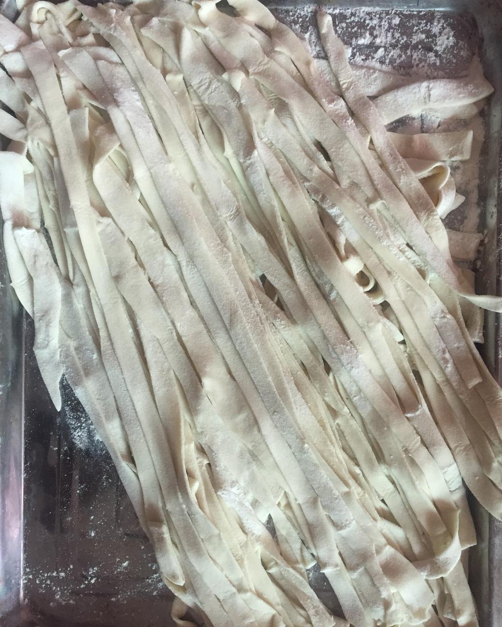快手纯手工擀面条
