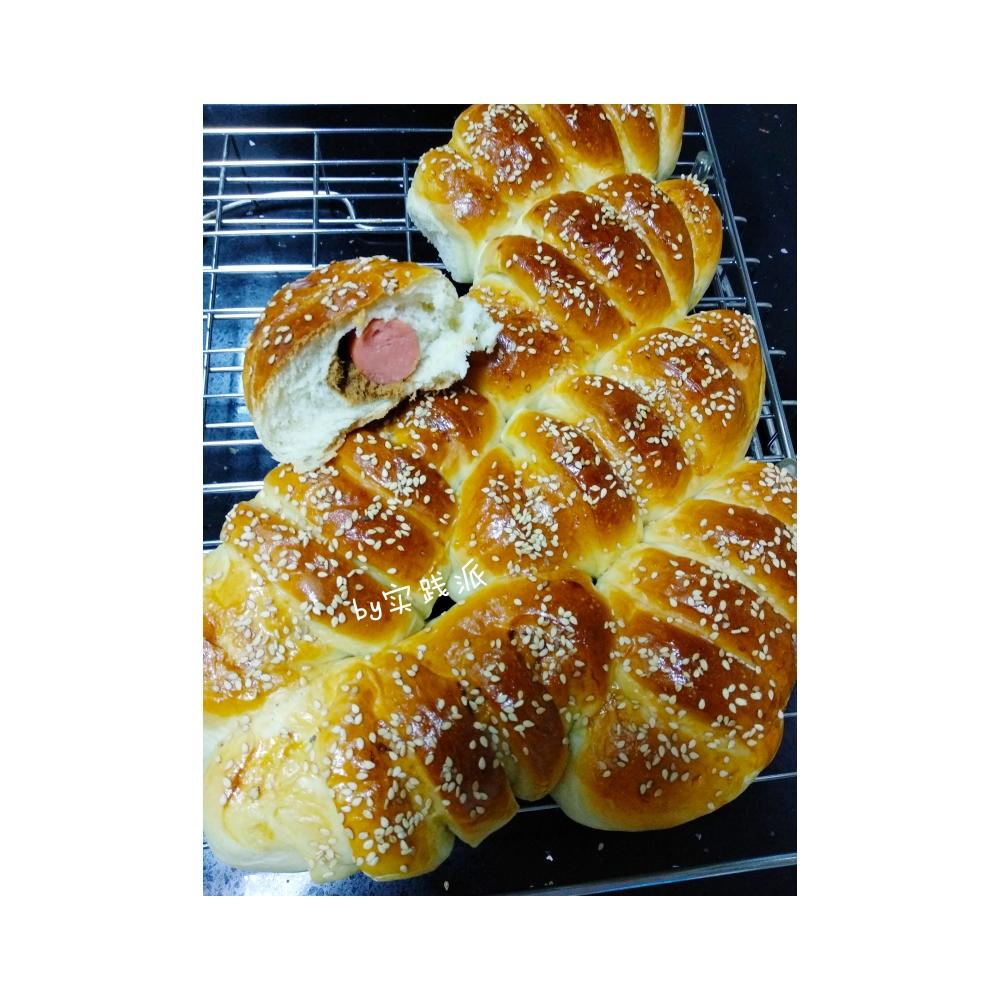 肉松肠仔餐包的做法