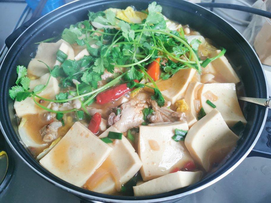 胖哥俩同款牛蛙鸡爪煲