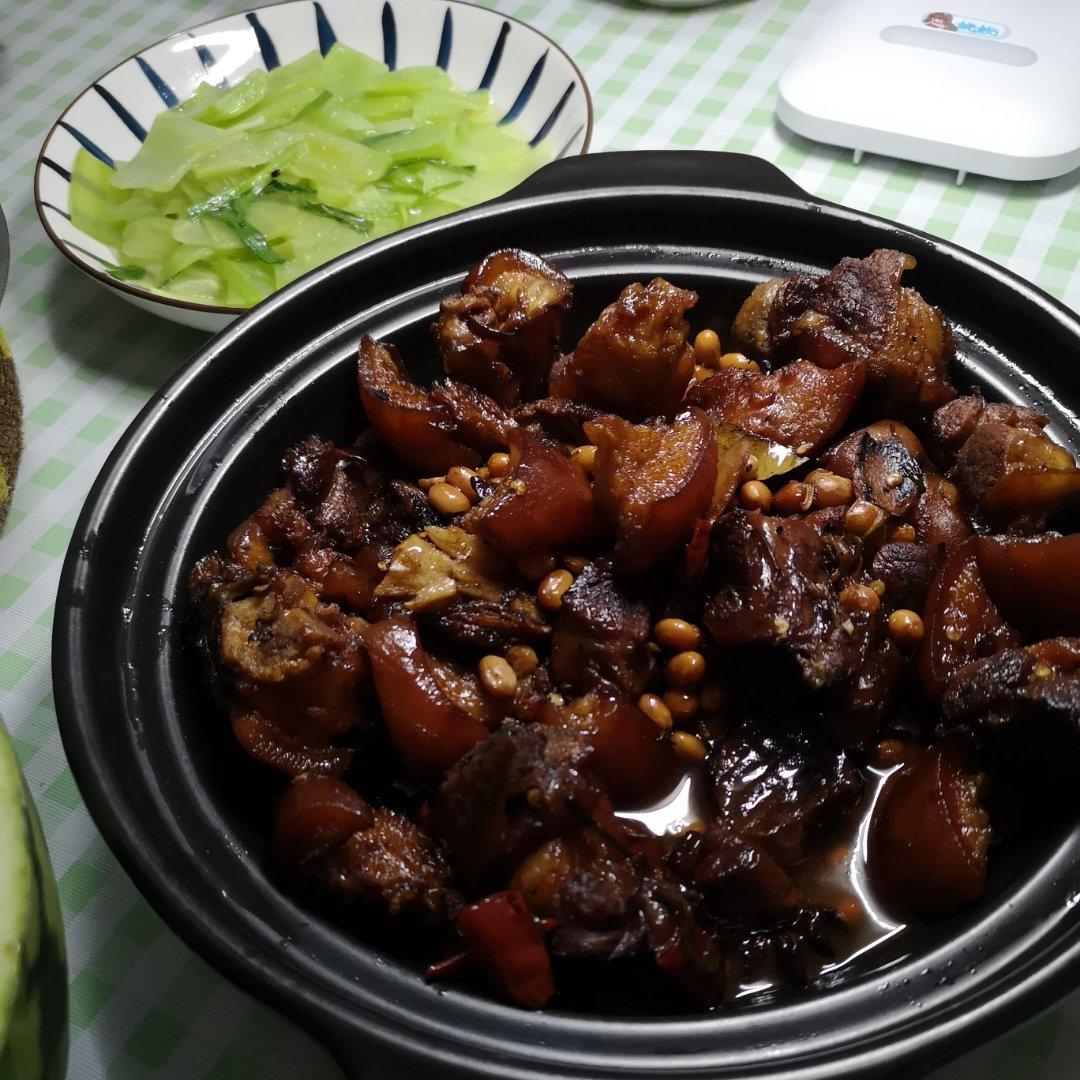 流口水的黄豆炖猪蹄