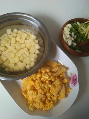 玉米土豆丁的做法 步骤1