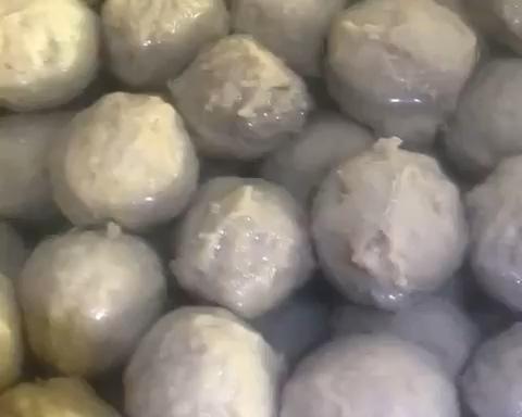 白萝卜牛丸汤的做法