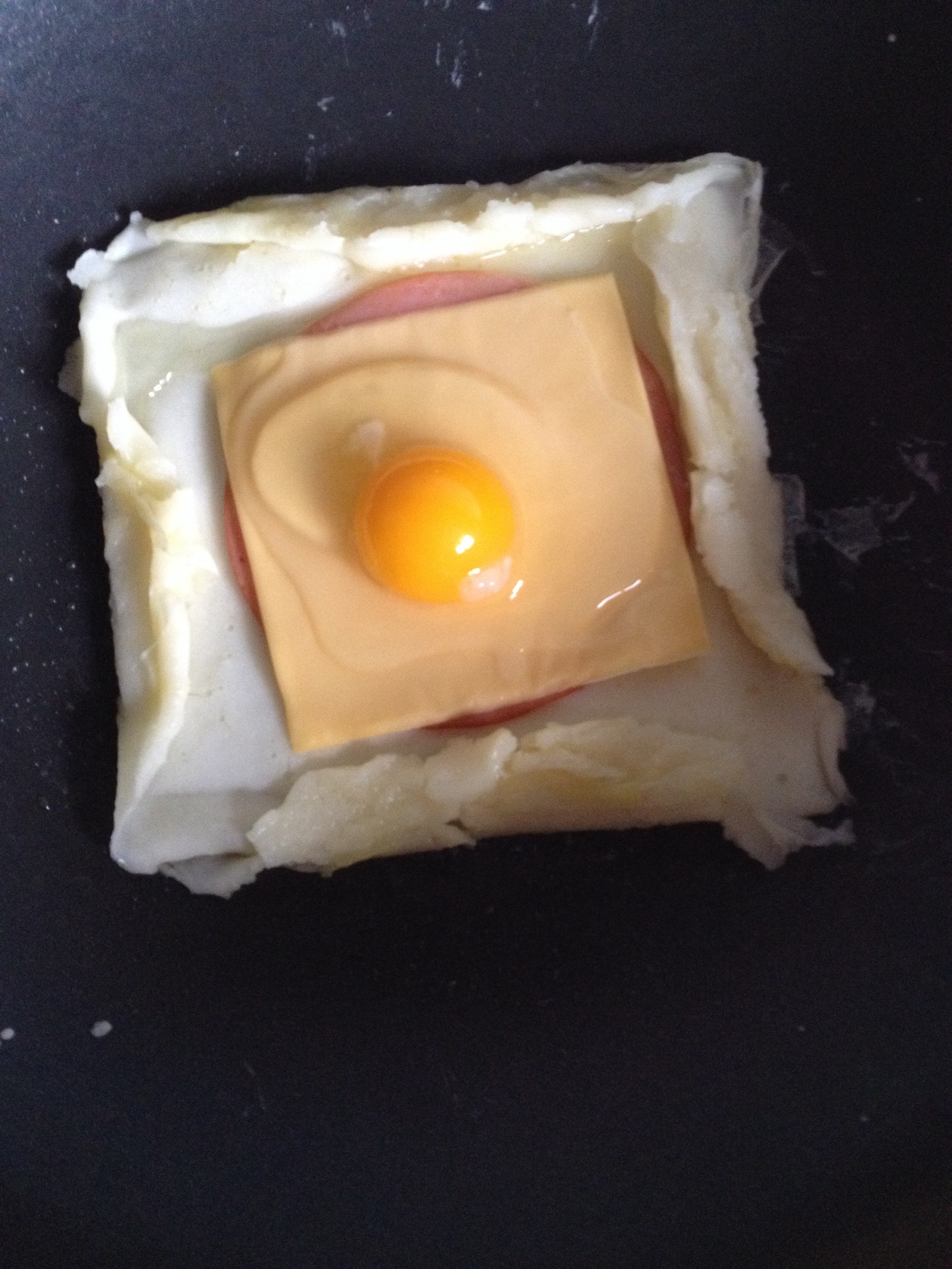 面饼芝士鸡蛋盒的做法 步骤1