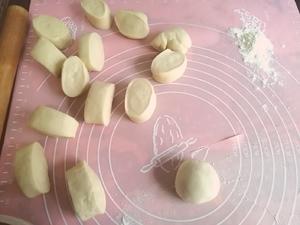 奶香红豆馒头卷的做法 步骤2