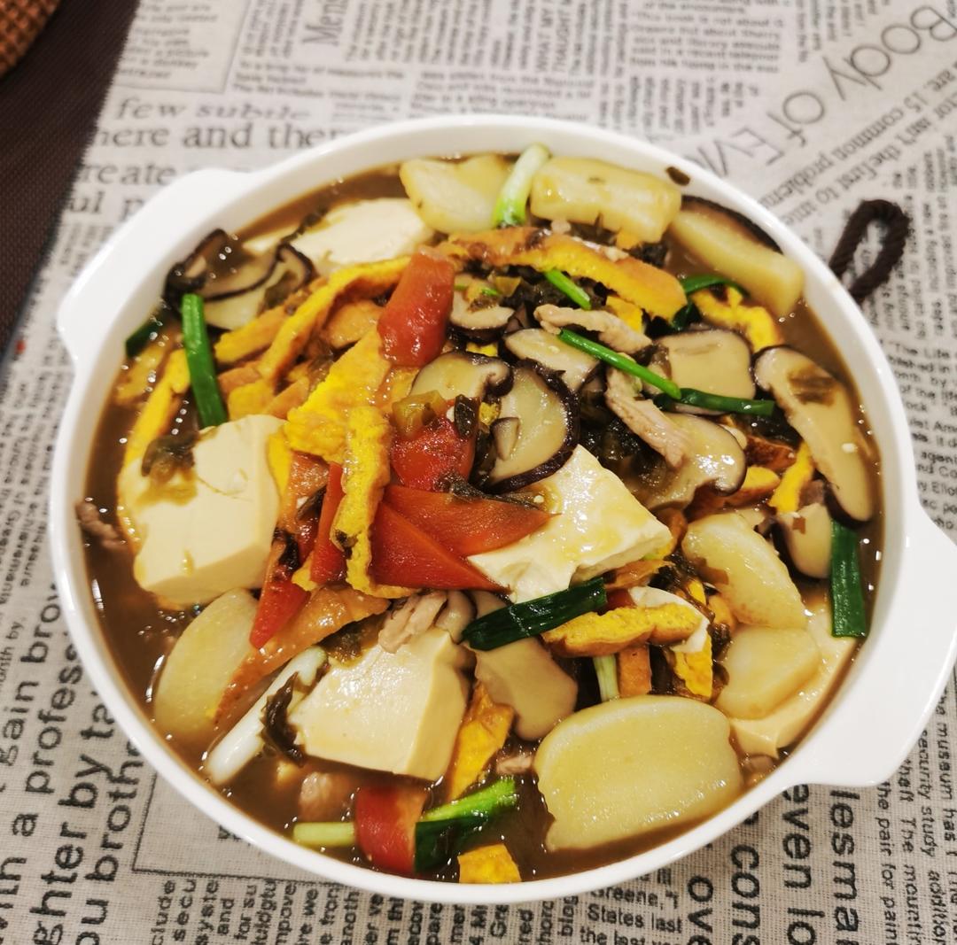 咕噜噜焖出一锅【嵊州豆腐年糕】！热乎鲜美，好吃省心！