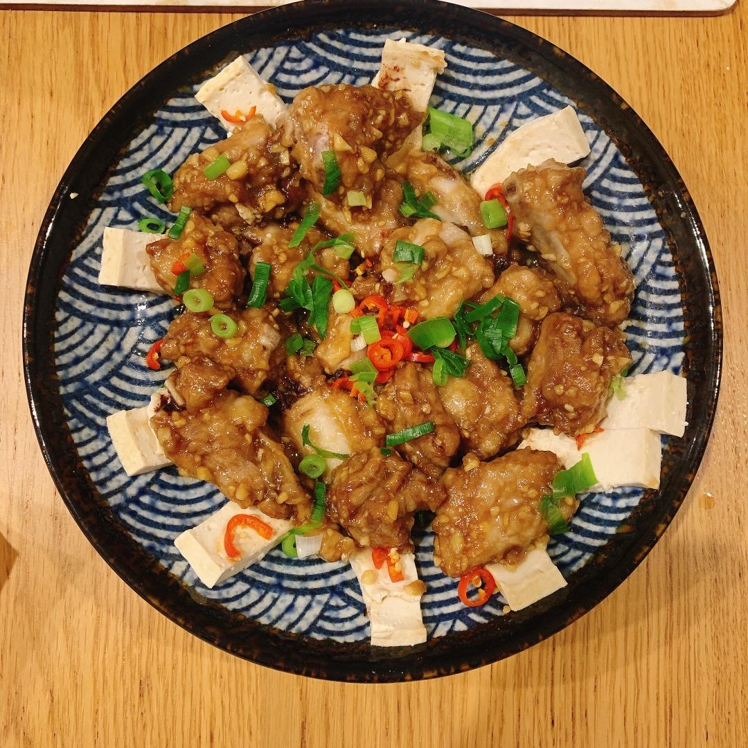 排骨怎么蒸才嫩？第一步先焯水就错了，记住这个窍门排骨嫩滑多汁