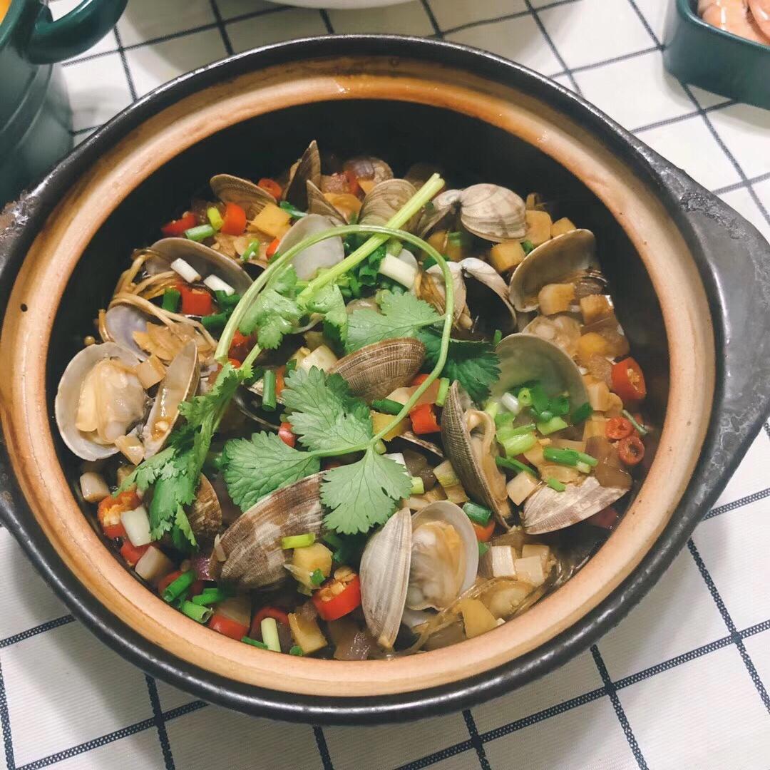 家常美味花蛤粉丝煲