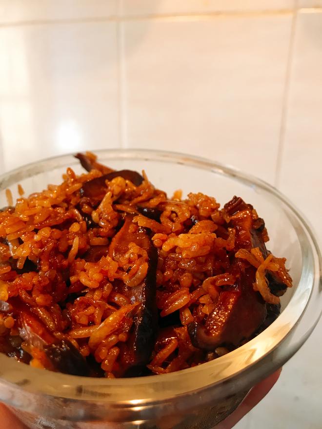香菇萝卜干虾米焖饭的做法