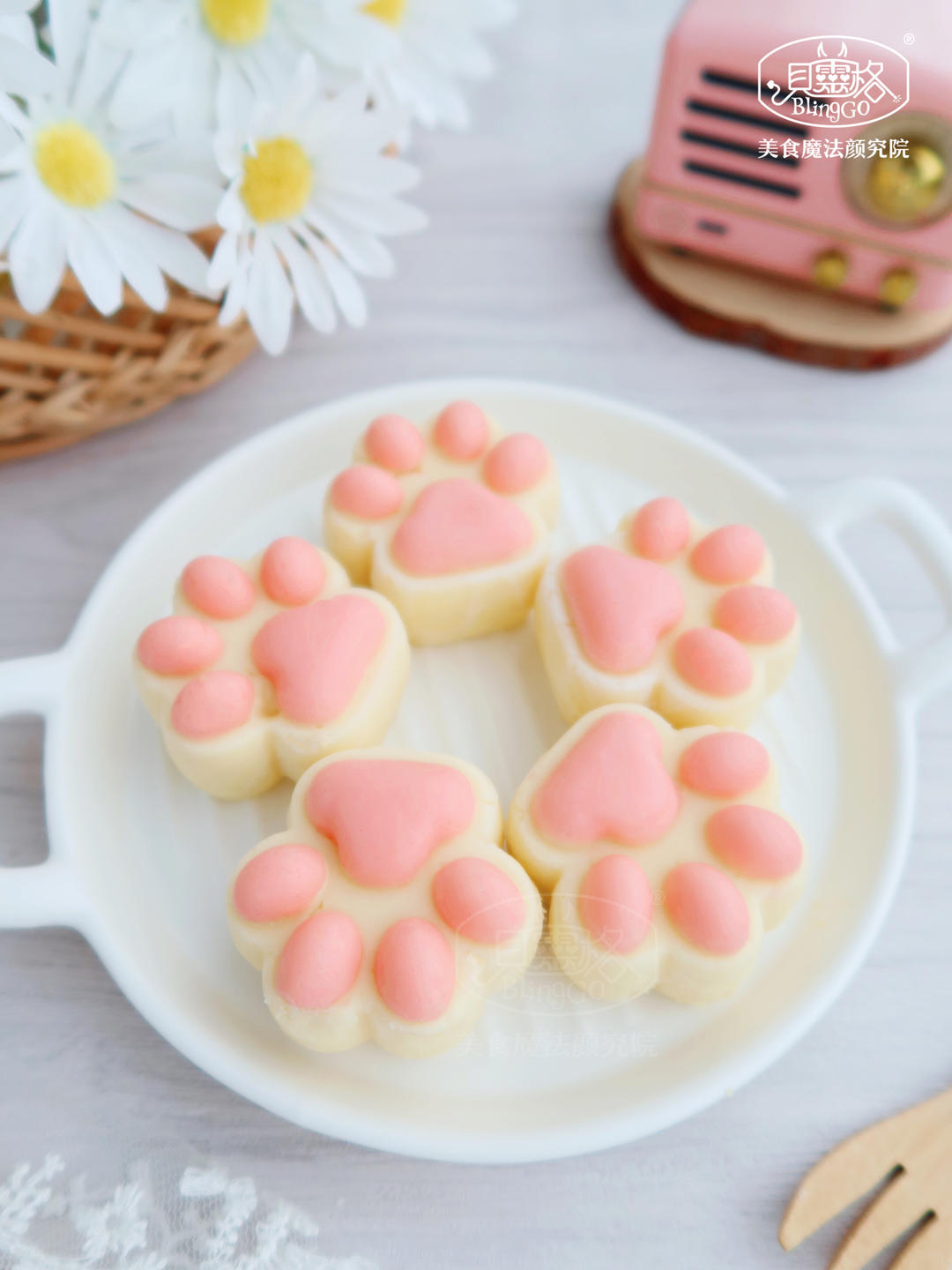 解锁今夏超火牛奶新吃法，冰凉软嫩入口即化~