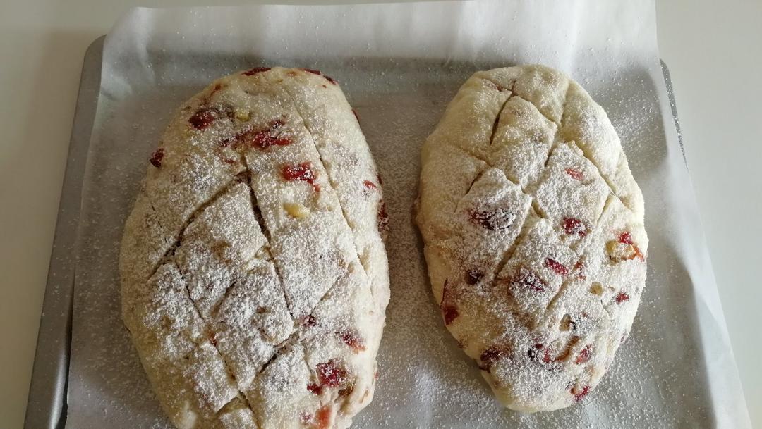 全麦蔓越莓核桃软欧包