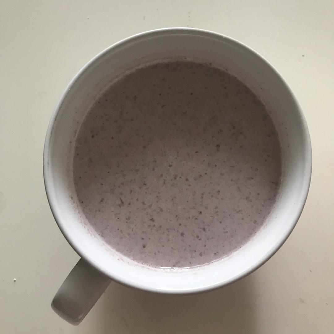 接住这杯好喝到让你狂狼的花生牛奶