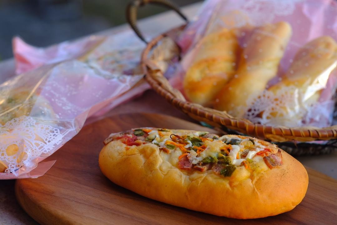 孩子们最爱的香葱胡萝卜芝士培根包