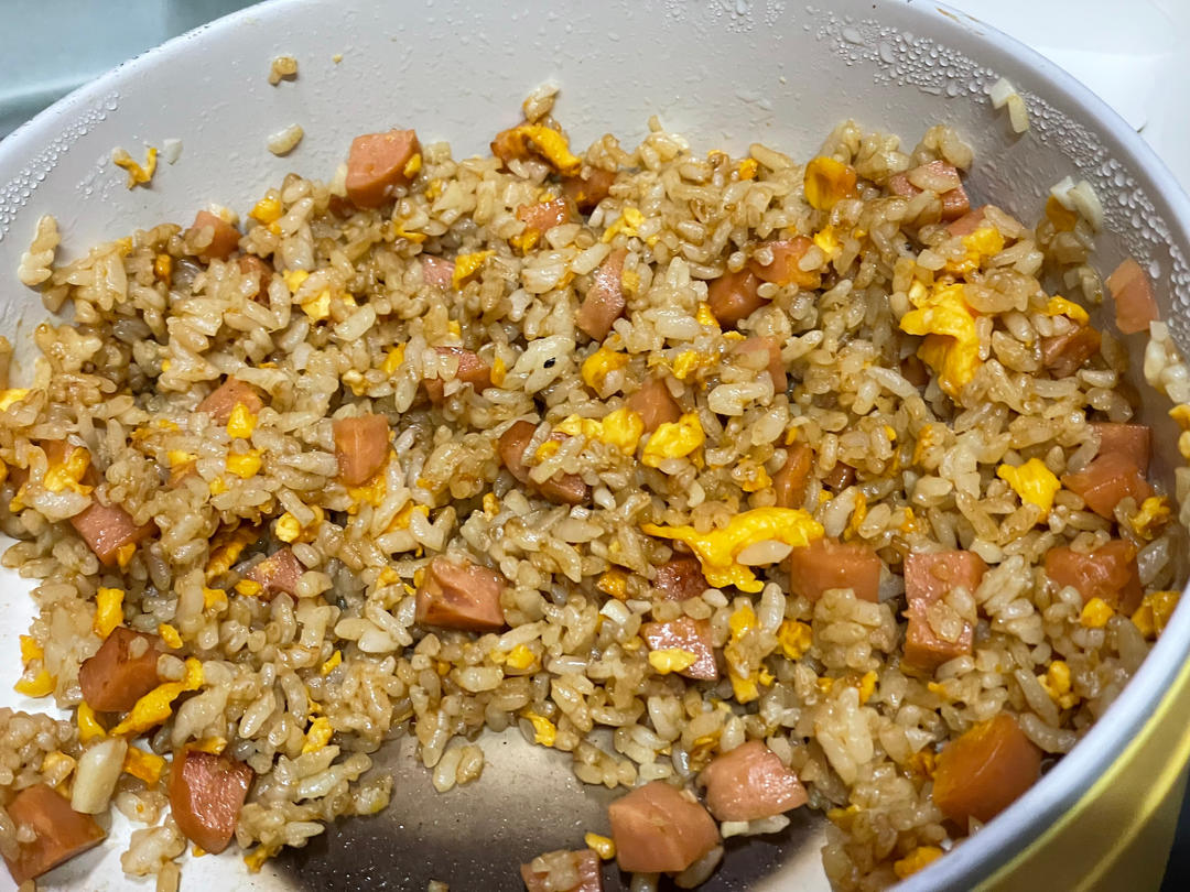 超级好吃的酱油火腿蛋炒饭！