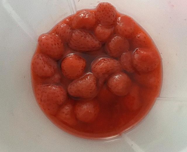 微波炉做冰点草莓的做法
