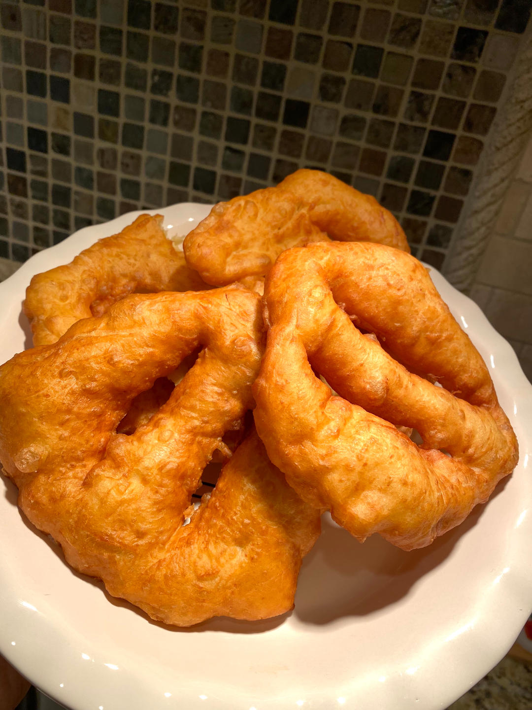 手不粘面轻松搞定奶香炸油饼 外酥里软 凉了也不硬 味道媲美早餐店 附细节视频详解