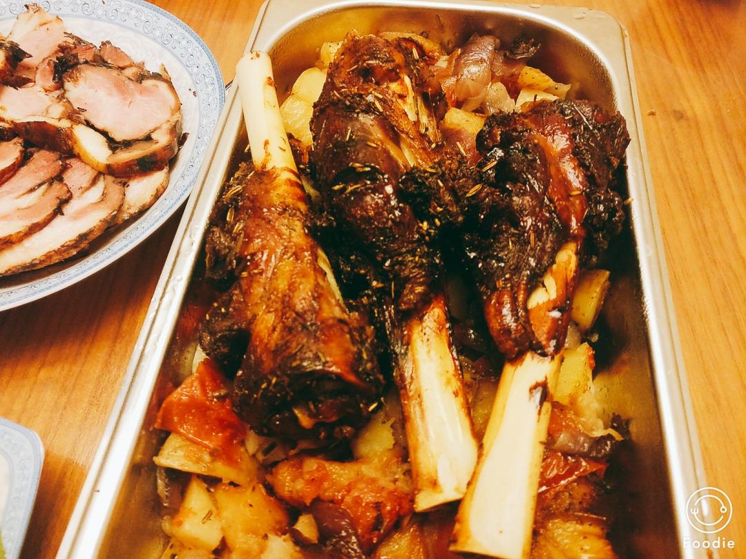 孜然蒜香烤羊腿