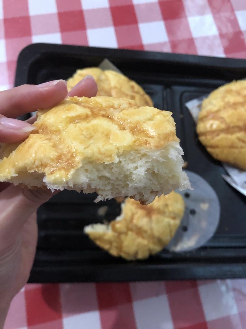 好吃到炸裂的港式菠萝包（附带制作酥皮的小视频）