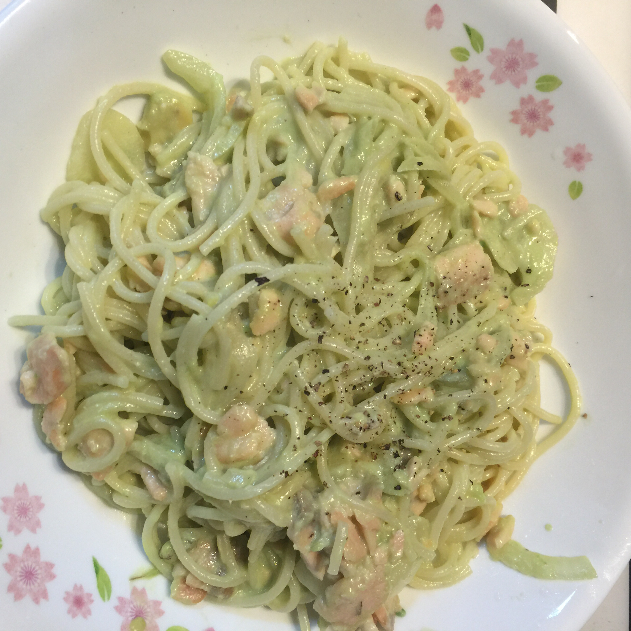 极简牛油果意面
