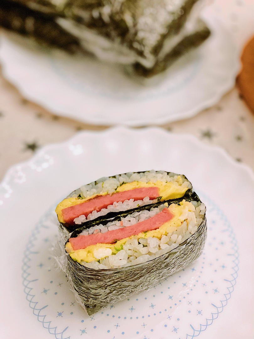不用捏的饭团(おにぎらず)