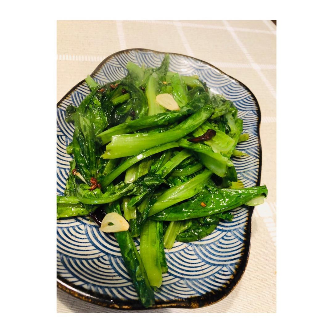爆炒油麦菜