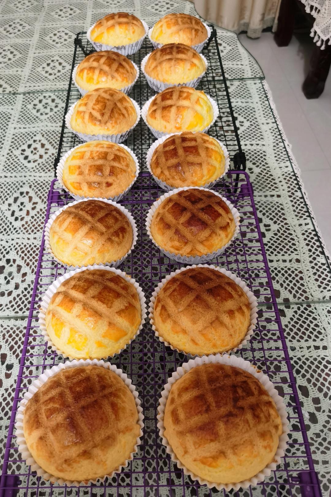 好吃到炸裂的港式菠萝包（附带制作酥皮的小视频）