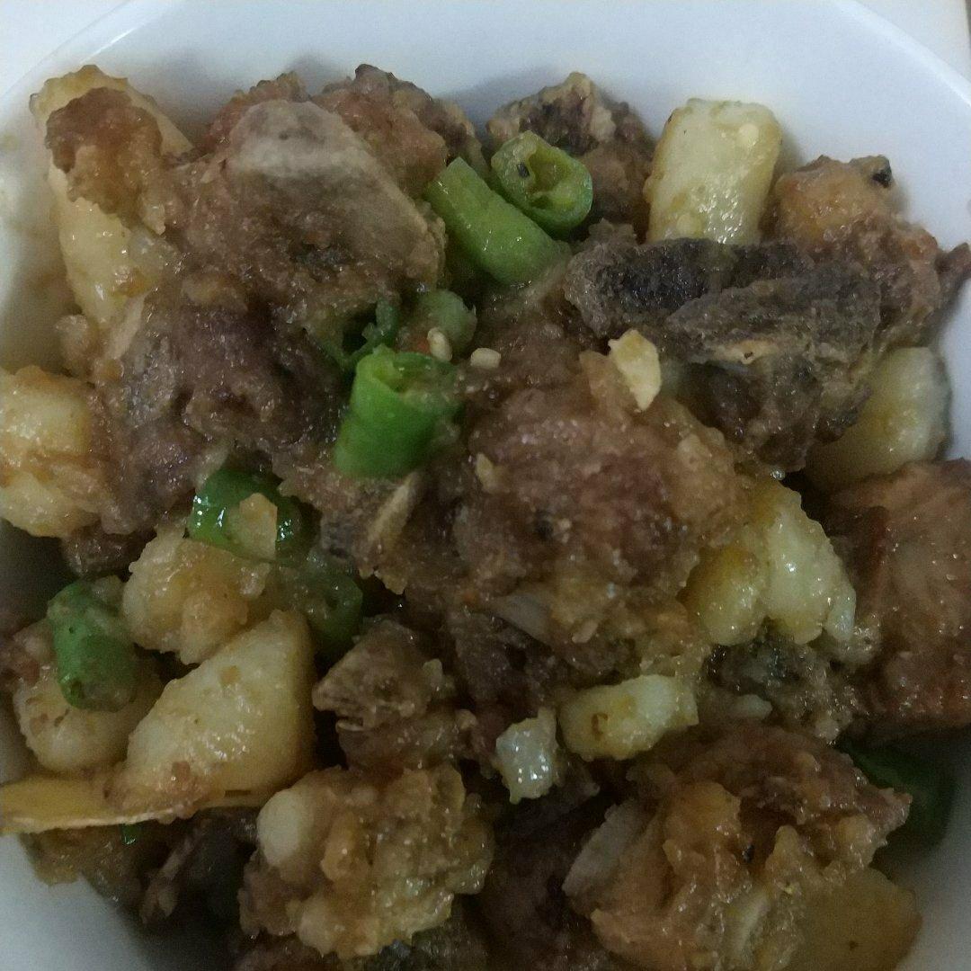 土豆炖排骨