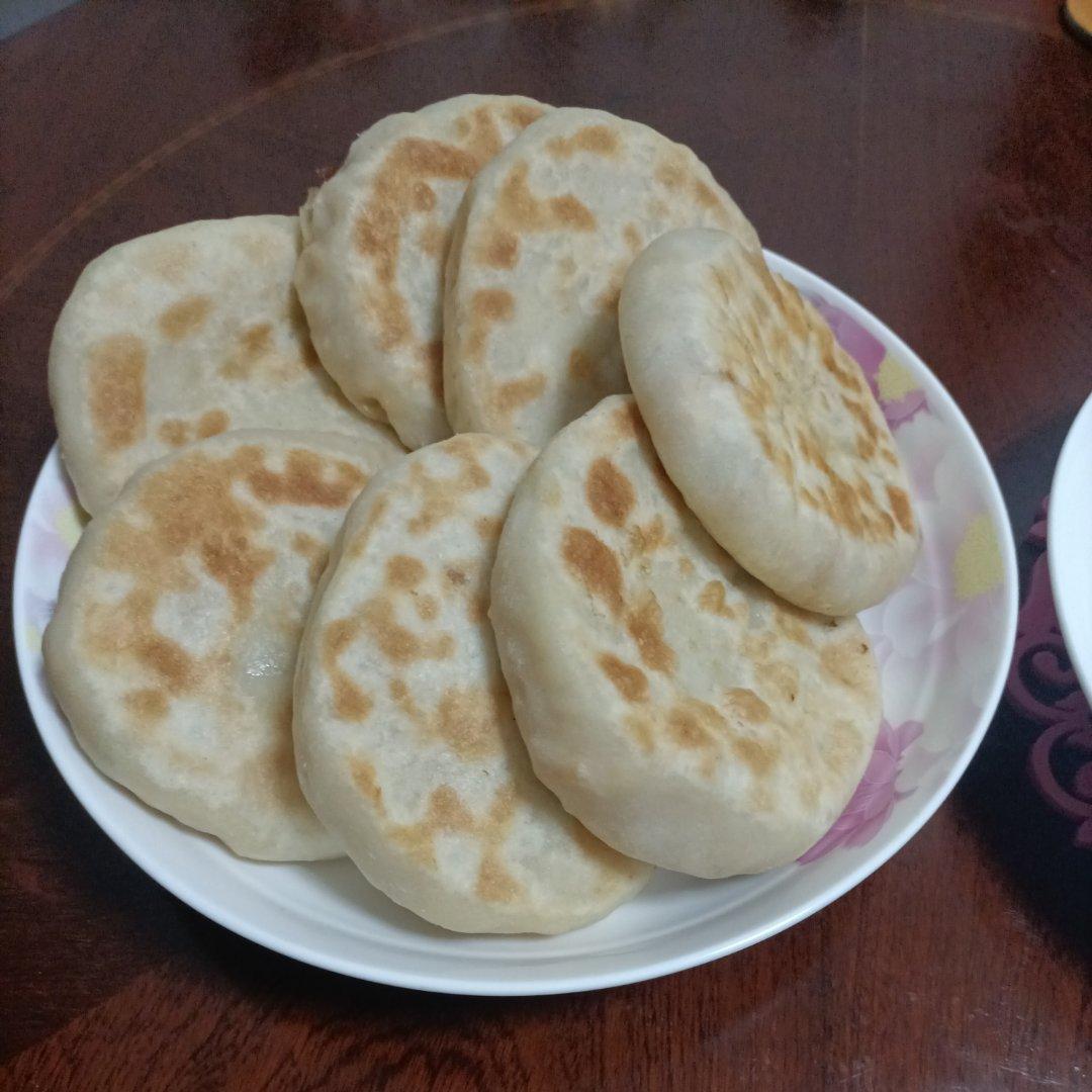 会连续吃八个的萝卜馅饼