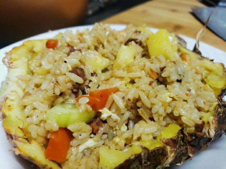 虾仁菠萝炒饭