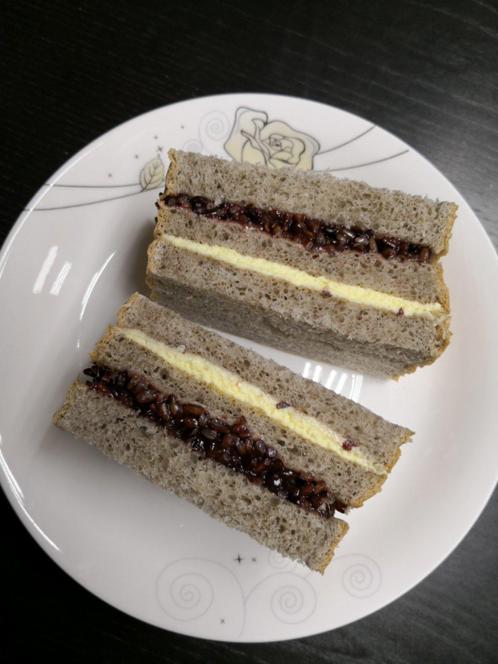 非常好吃的～紫米奶酪包（美味三明治）