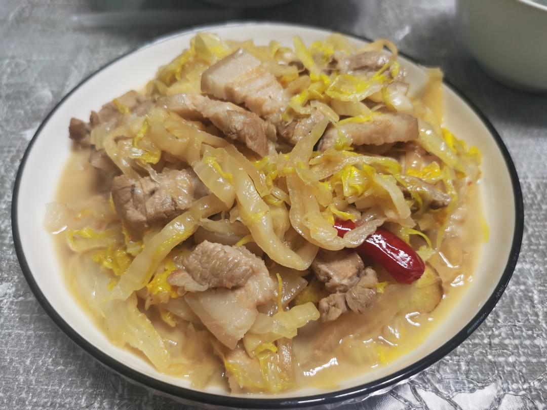 五花肉炖酸菜
