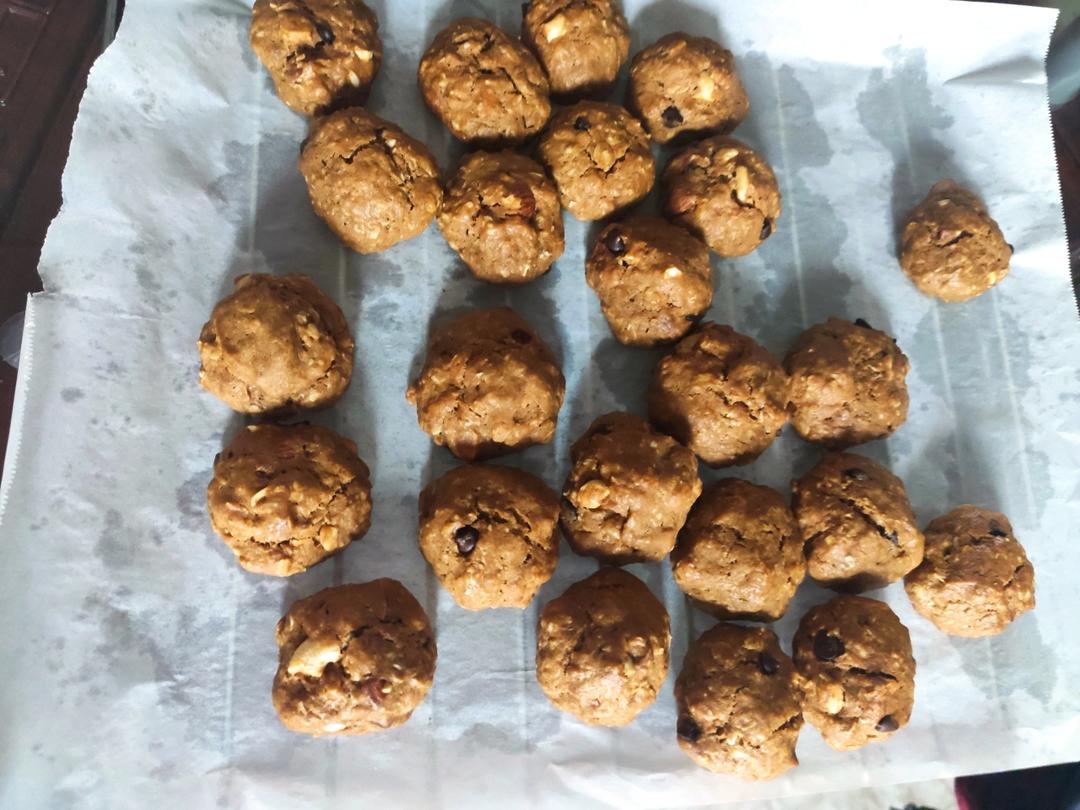 燕麦饼干，无黄油配方无需打发，保证各个酥掉渣，不干不噎不变硬