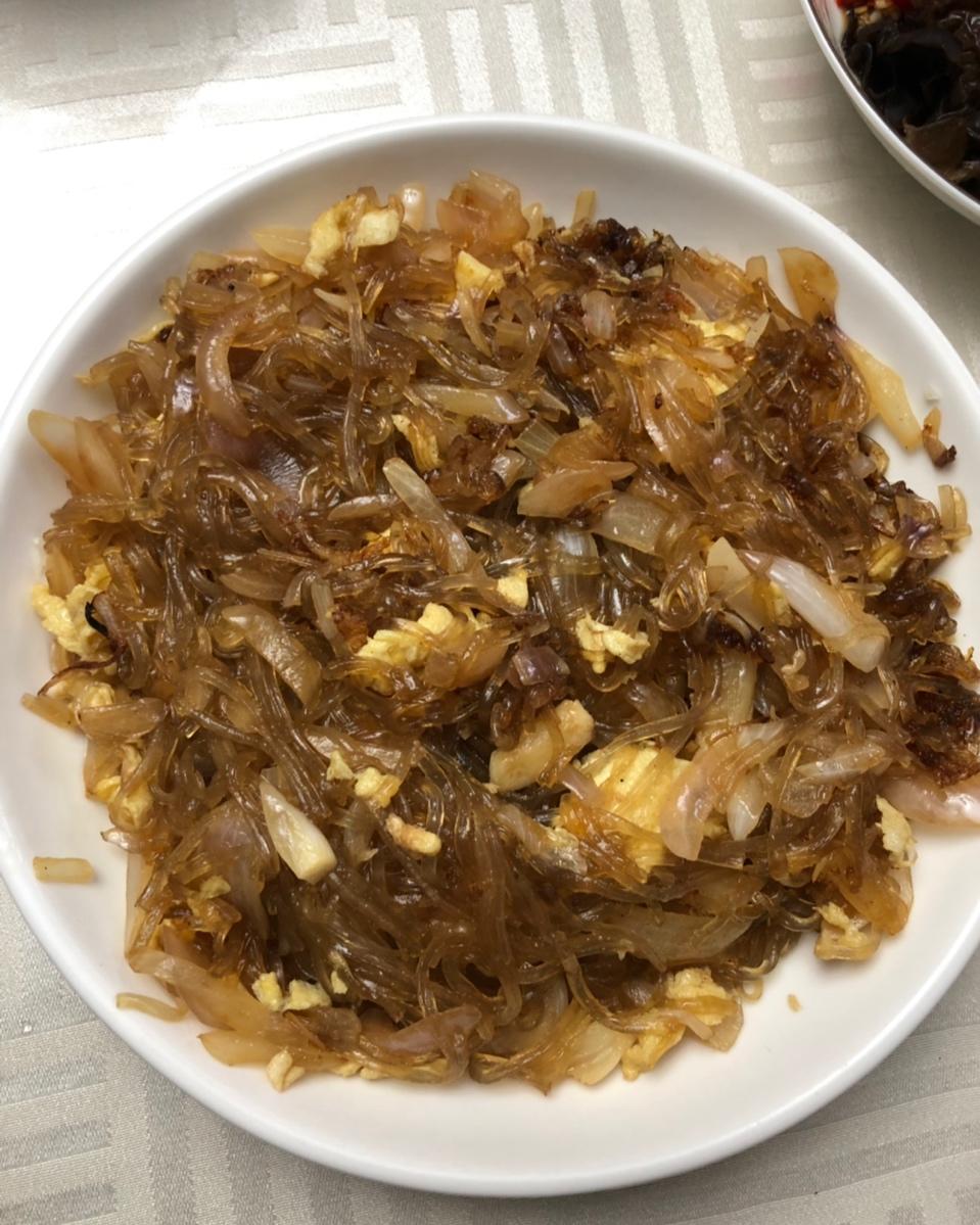 洋葱鸡蛋炒粉条