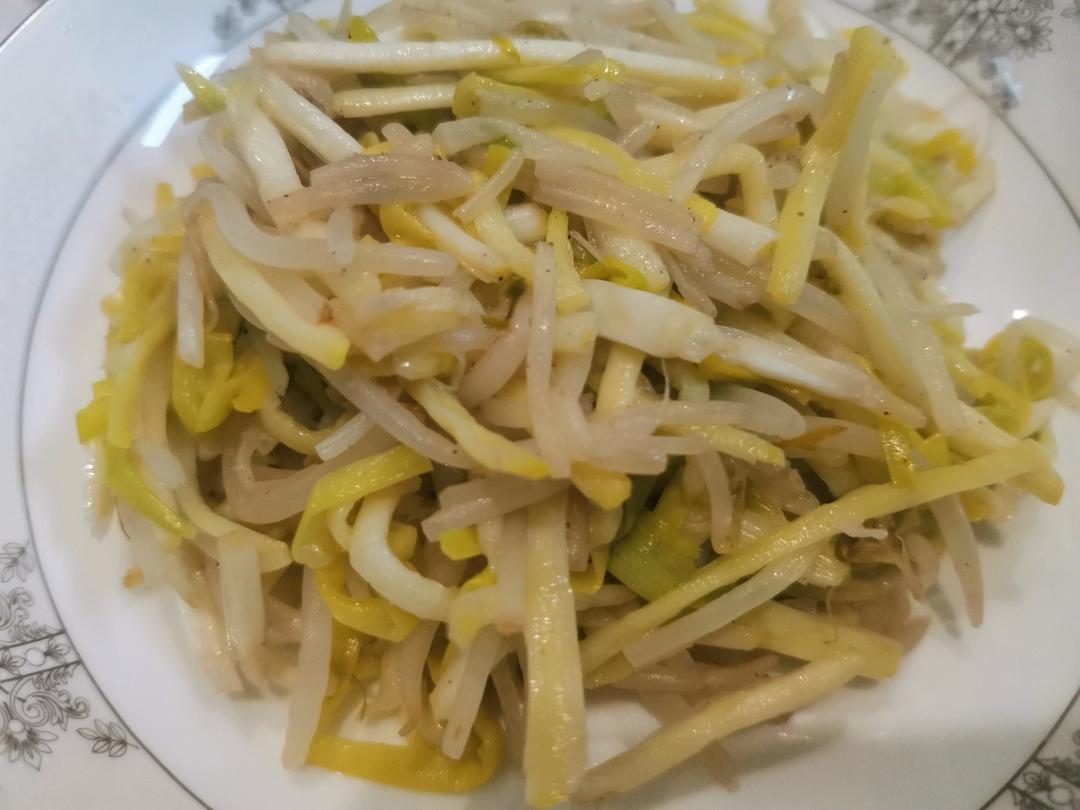 韭黄炒绿豆芽