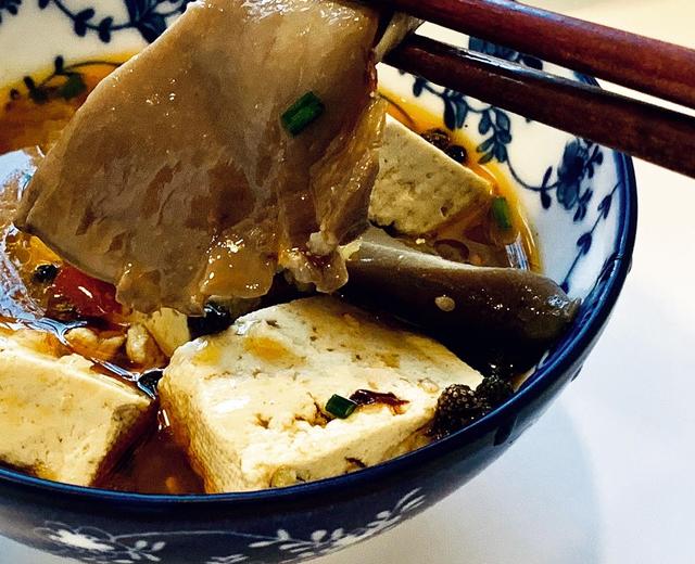 吃完上瘾的藤椒蘑菇炖豆腐的做法