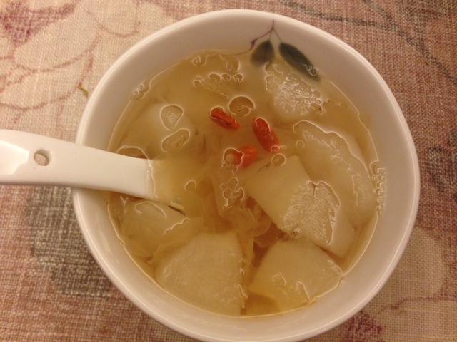 冰糖雪梨银耳汤