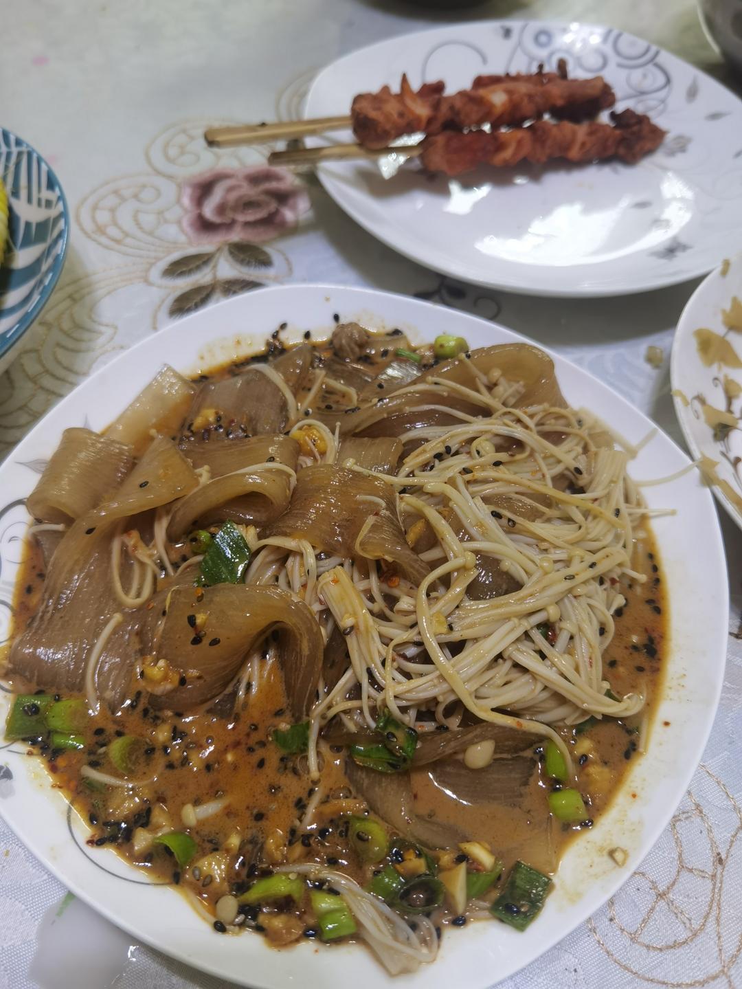 秒杀小夜市的麻酱流汁宽粉
