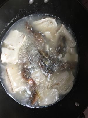 小鱼豆腐汤的做法 步骤4