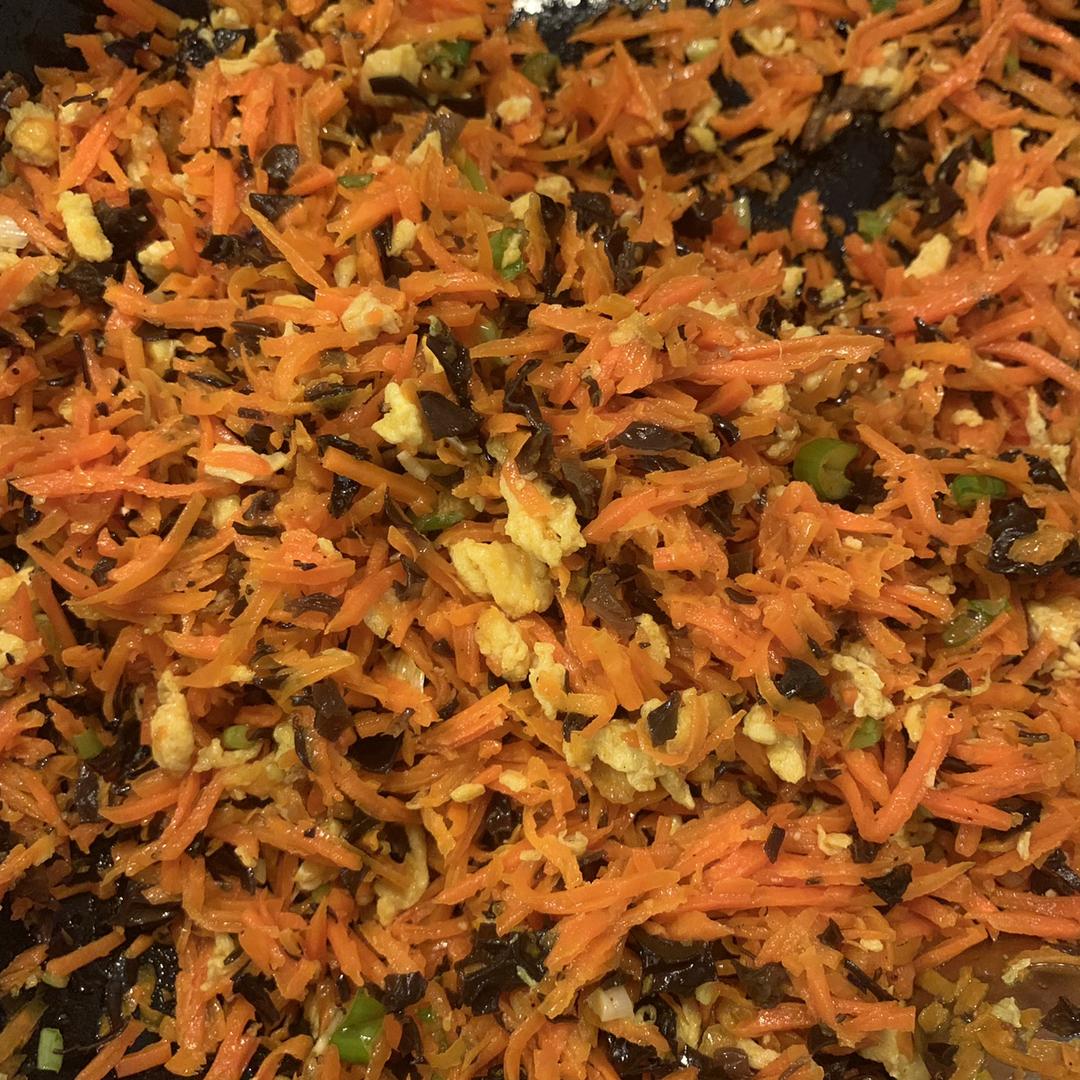 胡萝卜木耳鸡蛋素包子