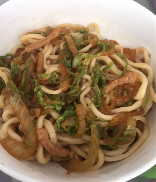 家常炒面：簡單、快捷，美味。