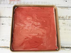 红曲粉就能调出正红色的红丝绒蛋糕卷的做法 步骤11