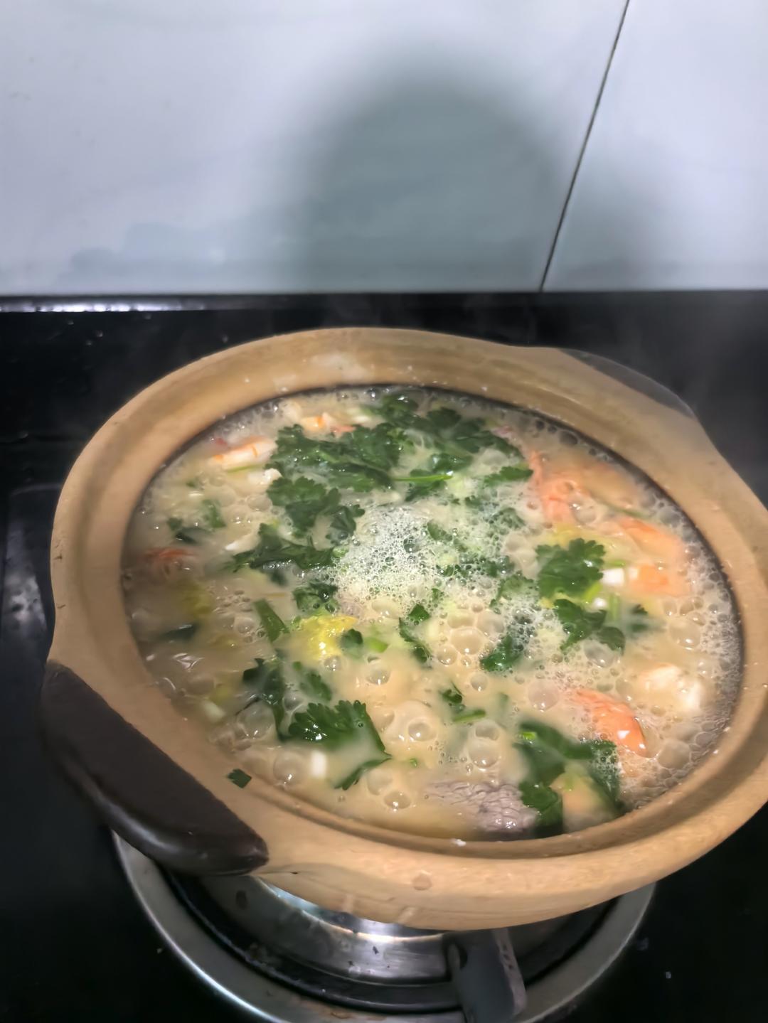 鲜虾砂锅粥