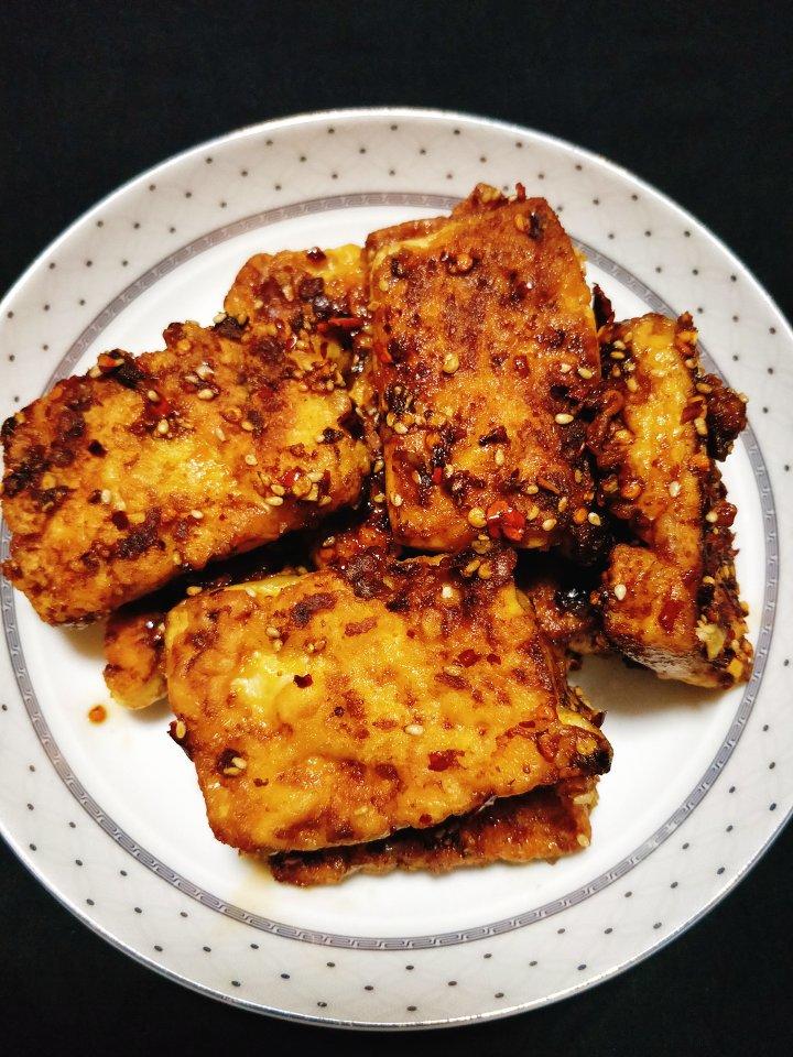 分分钟光盘，完爆路边摊的香煎孜然豆腐