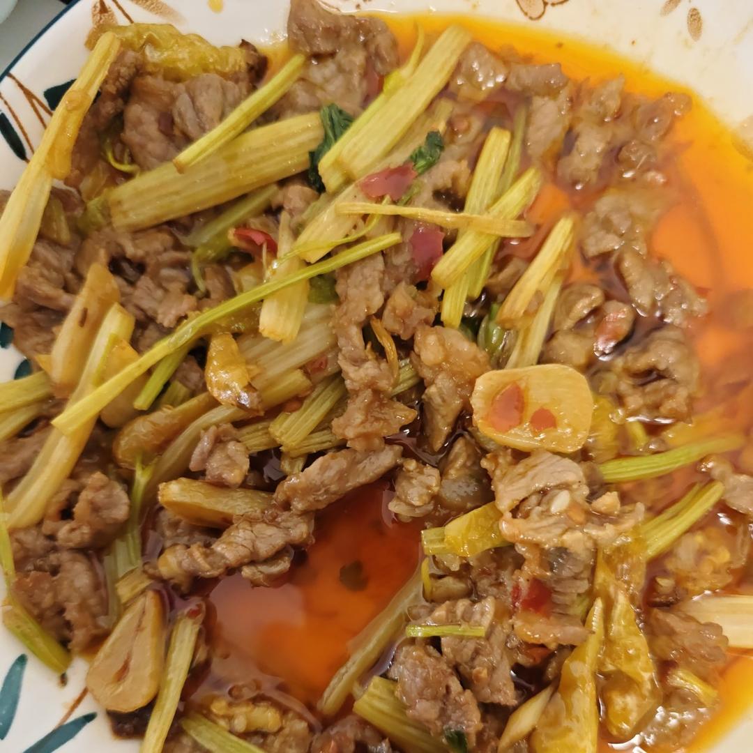 牛肉炒芹菜(不老不柴嫩滑多汁)
