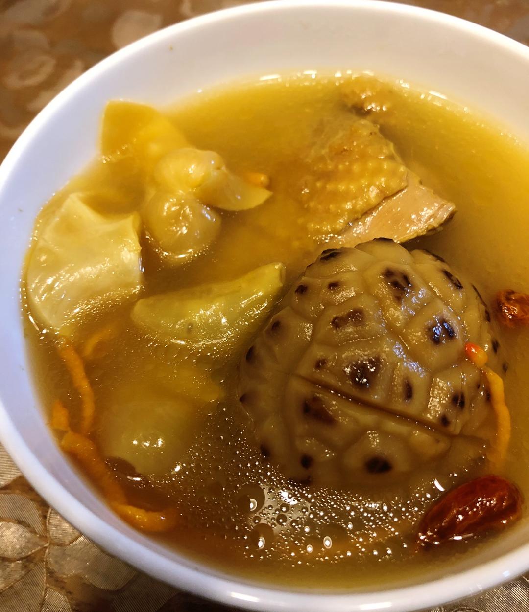 花菇虫草炖鸡汤