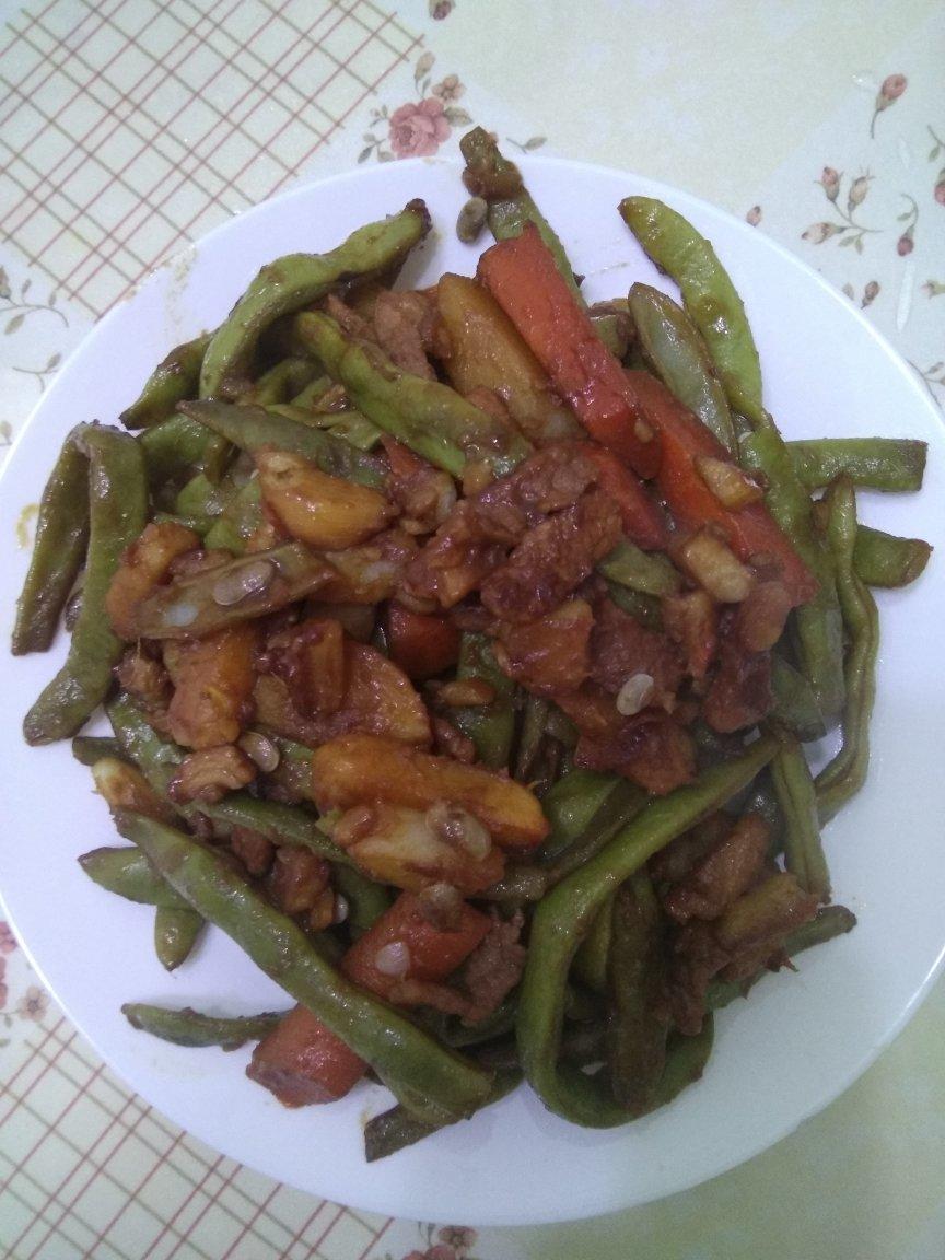 土豆芸豆五花肉