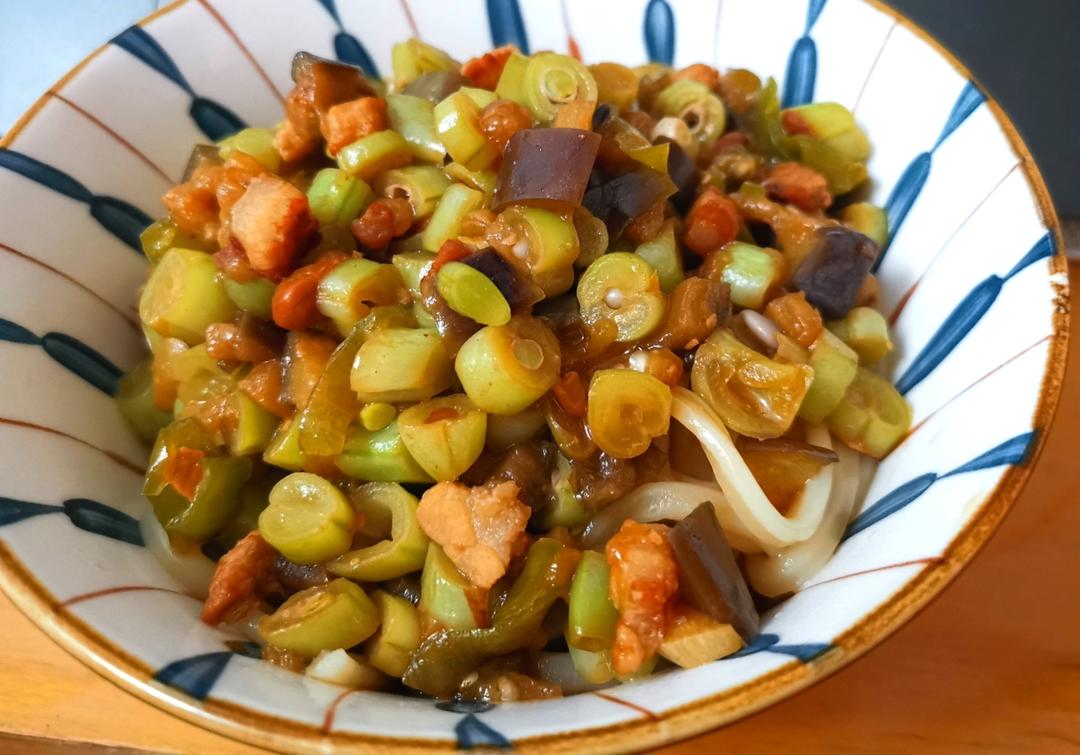 好吃起来我自己都害怕的豆角茄子打卤面